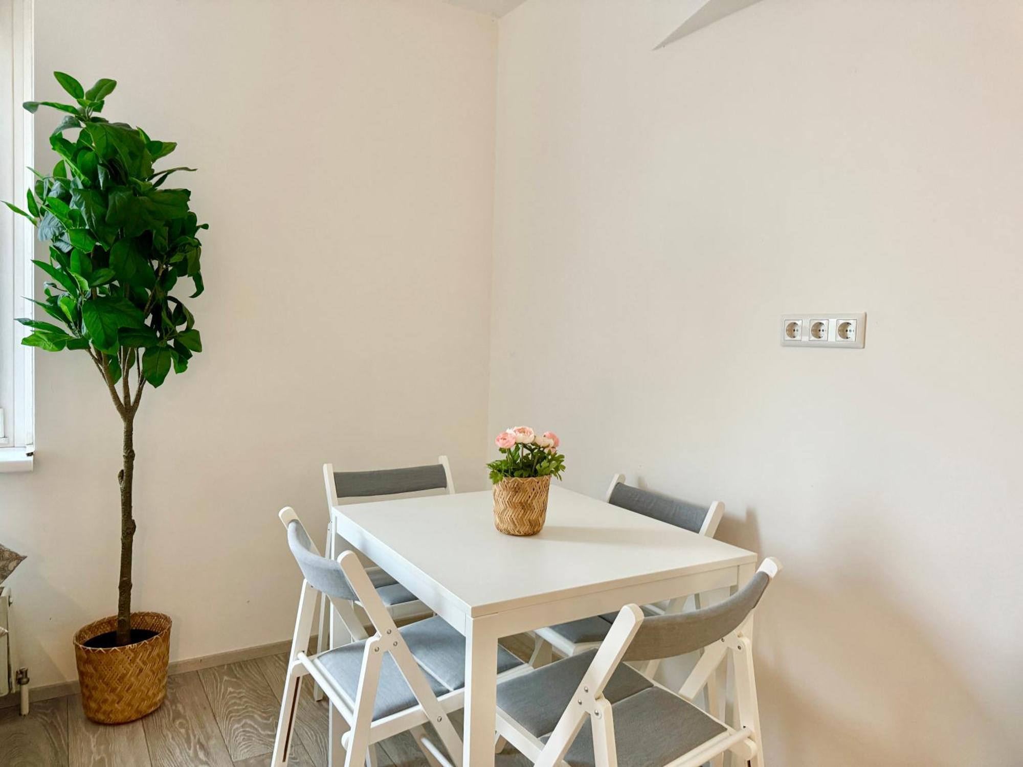 Stylish Schonbrunn Apartments - Free Underground Parking Wenen Buitenkant foto