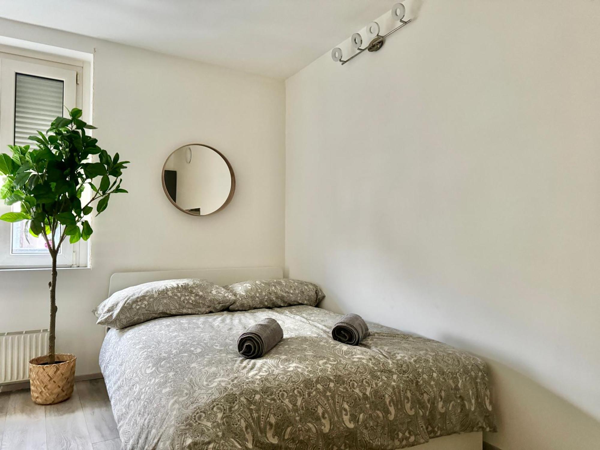 Stylish Schonbrunn Apartments - Free Underground Parking Wenen Buitenkant foto