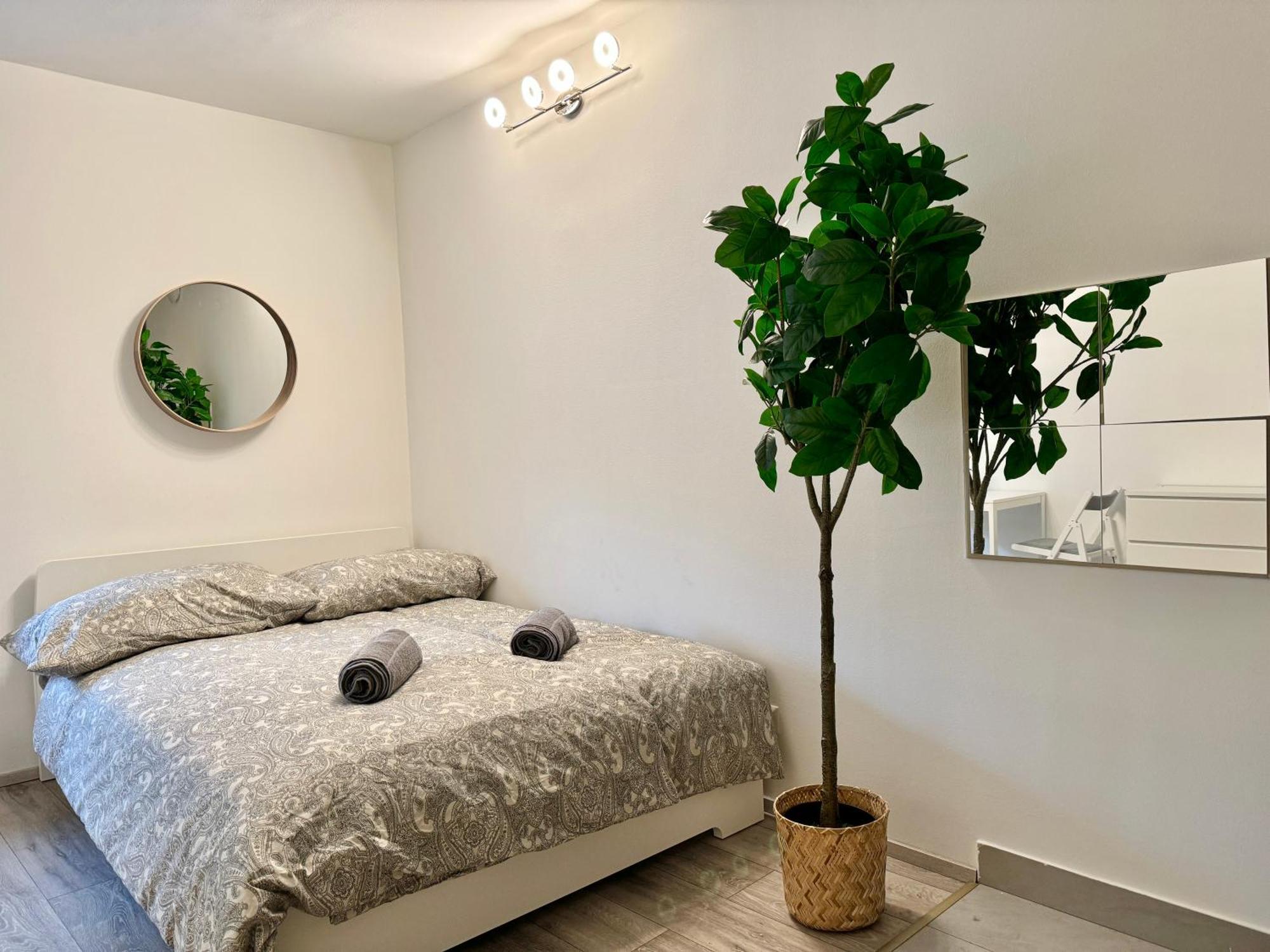 Stylish Schonbrunn Apartments - Free Underground Parking Wenen Buitenkant foto