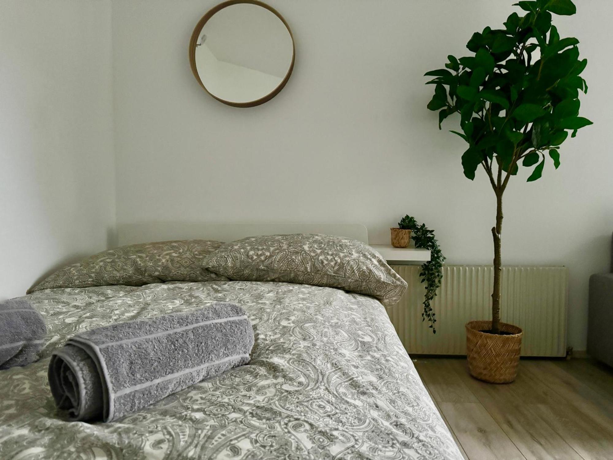 Stylish Schonbrunn Apartments - Free Underground Parking Wenen Buitenkant foto