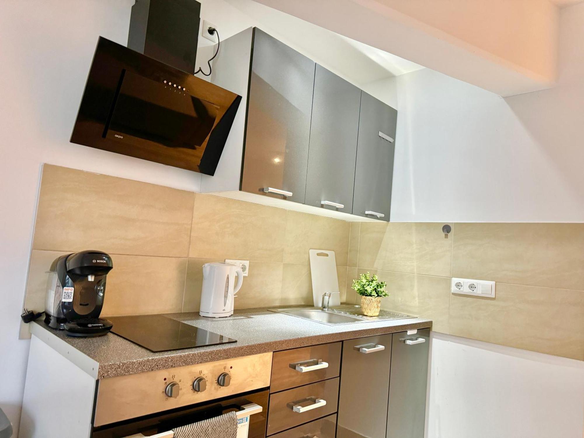 Stylish Schonbrunn Apartments - Free Underground Parking Wenen Buitenkant foto