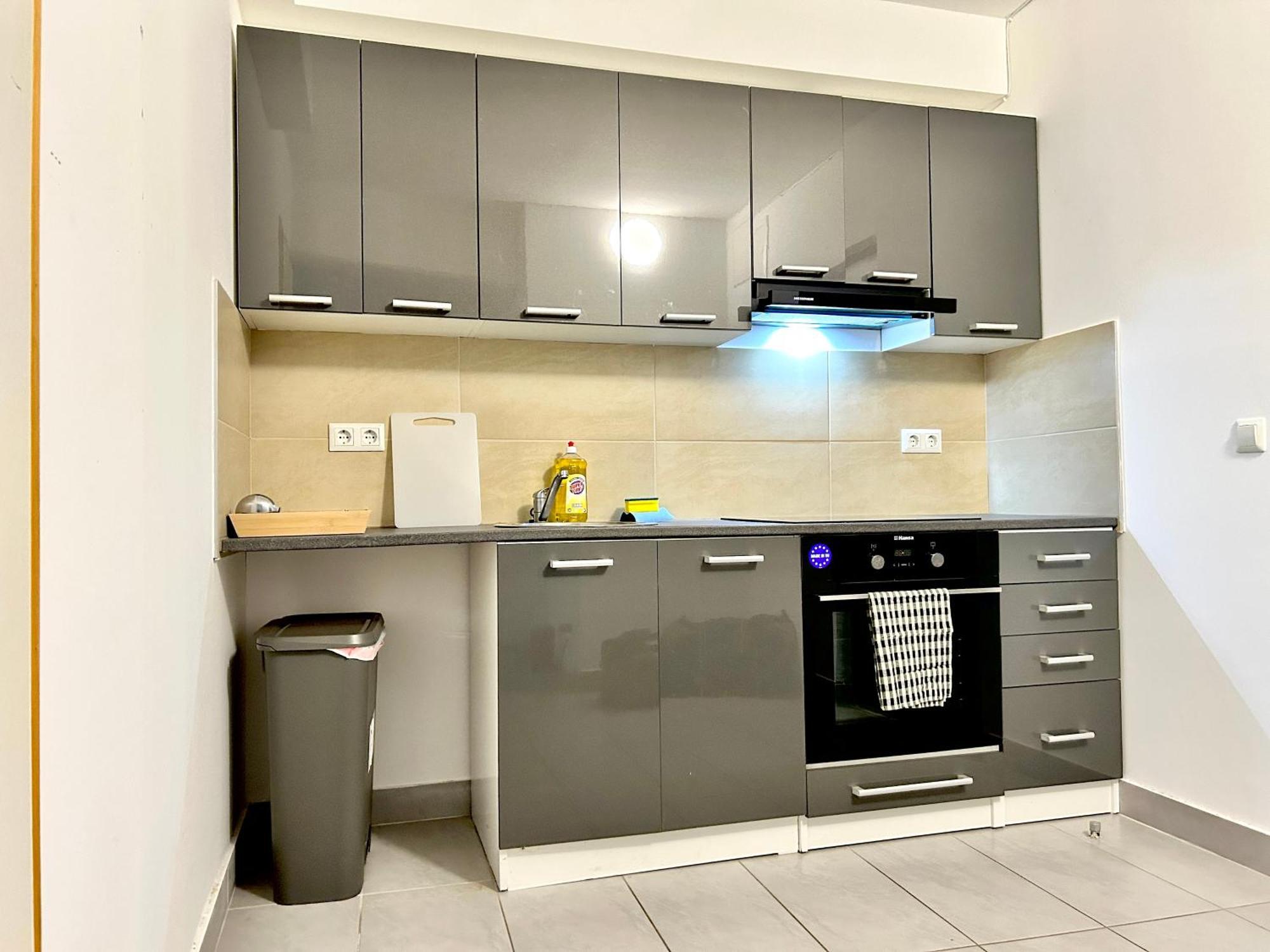 Stylish Schonbrunn Apartments - Free Underground Parking Wenen Buitenkant foto