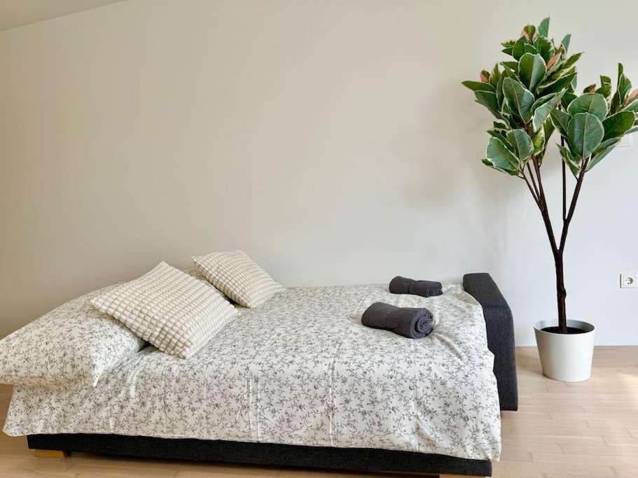 Stylish Schonbrunn Apartments - Free Underground Parking Wenen Buitenkant foto
